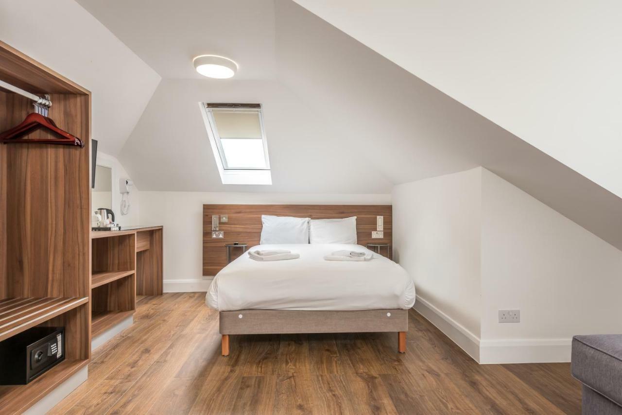 Hotel Queens Drive At Finsbury Park 3*