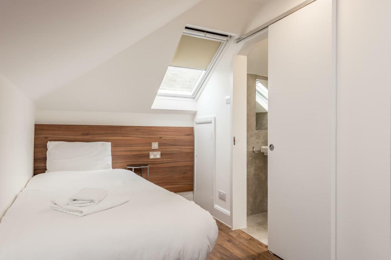 Queens Drive At Finsbury Park Hotell