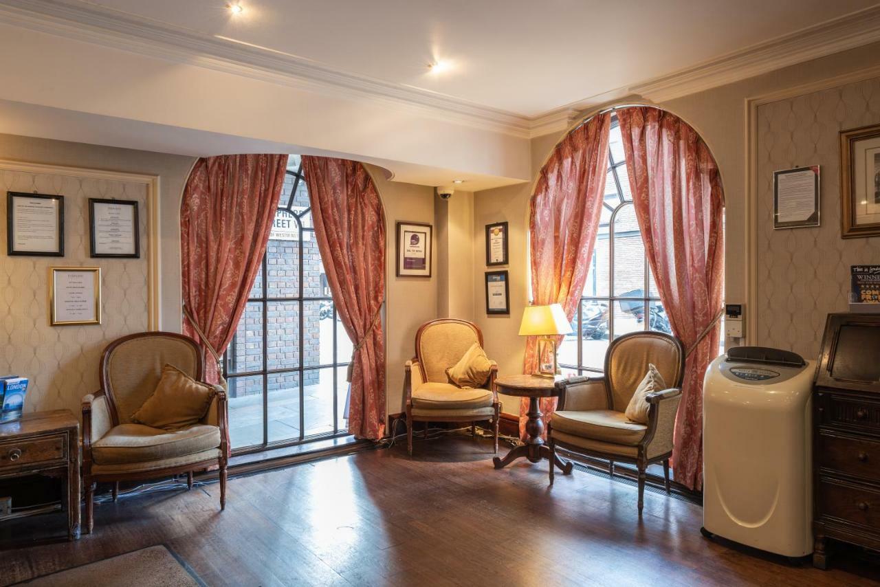 Park Lane Mews 4*