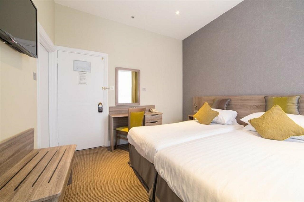 Hotel Phoenix London