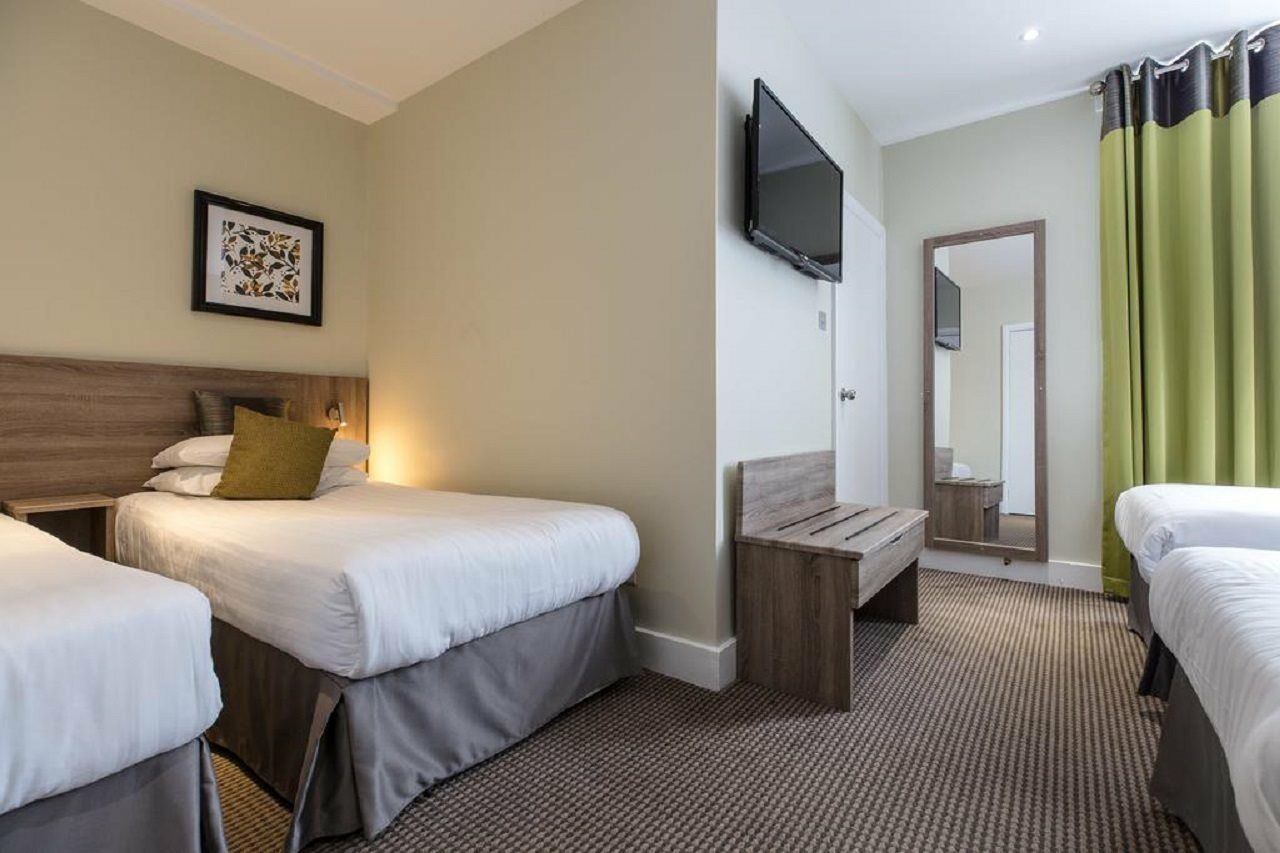 Phoenix Hotel 4*