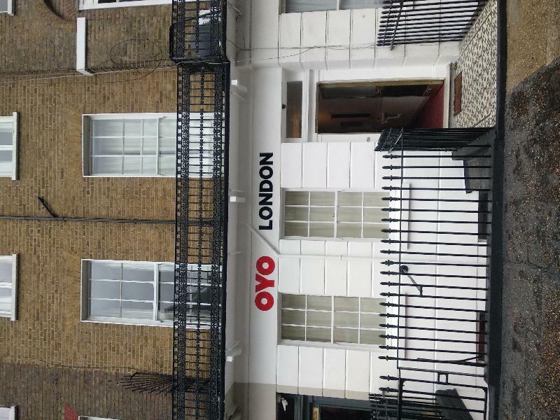Oyo 24 Sussex, Paddington