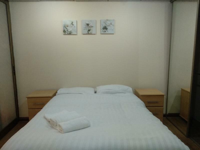 Oyo 24 Sussex, Paddington Hotel