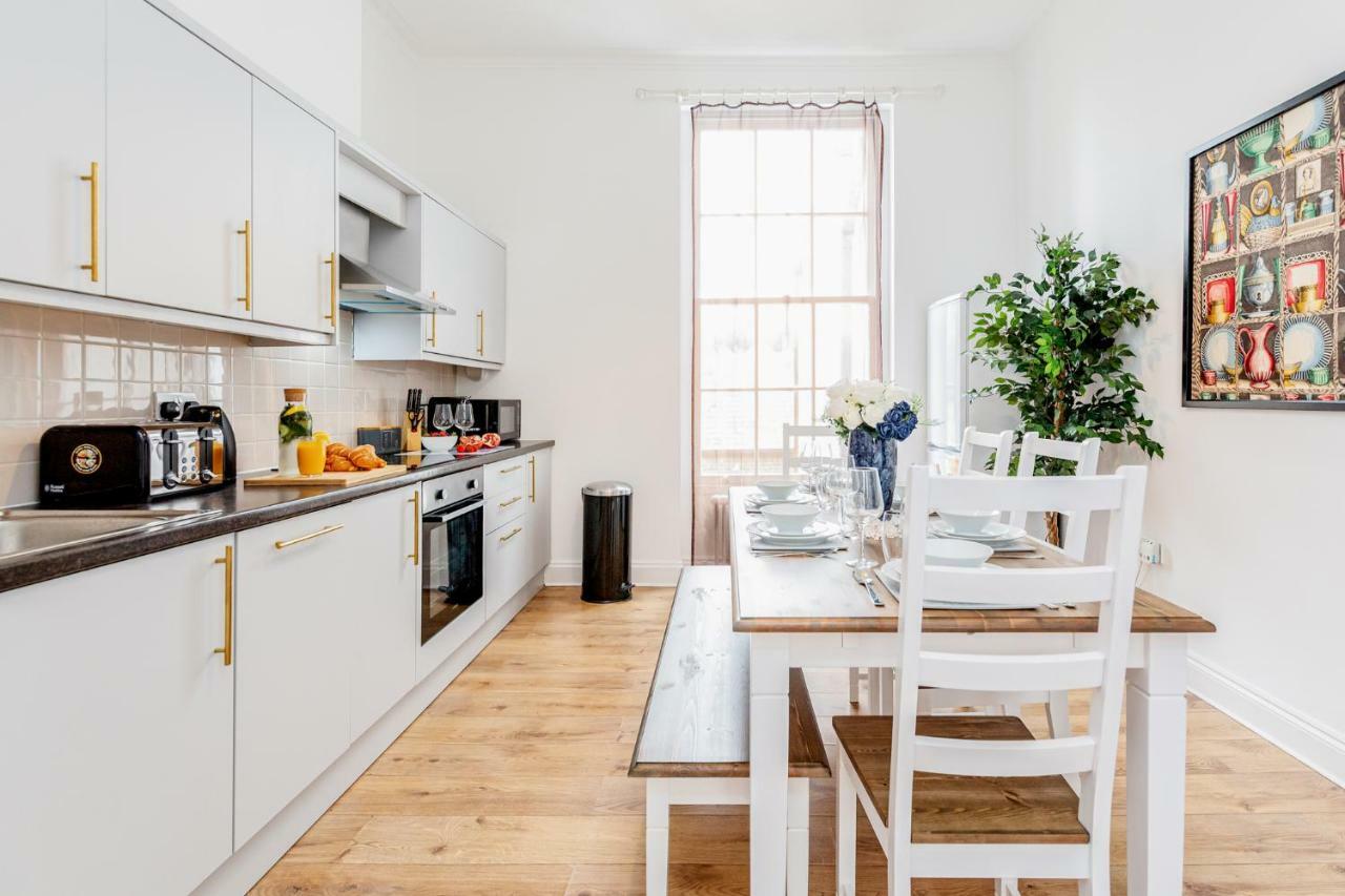 Bright & Spacious 4beds - Kensington High Street-olympia Leilighet *