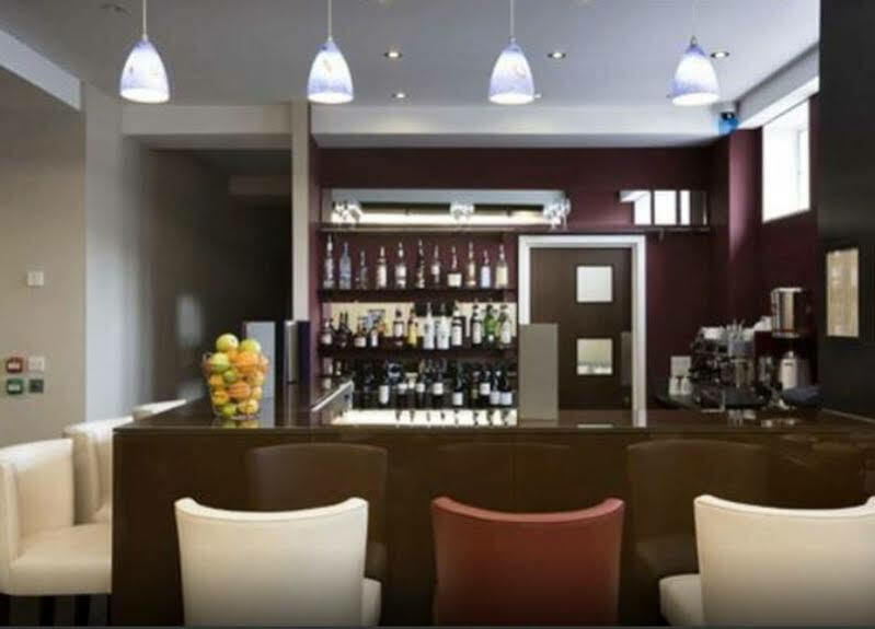 Dolphin House Serviced Hotel