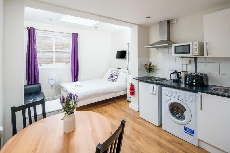 Oyo Plender Street 1 Hotel 3*