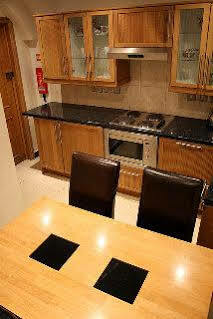 Hyde Park Apartment *