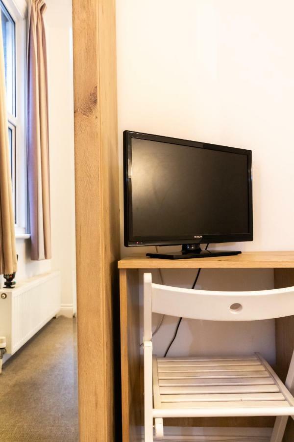 Hotel Oyo Tamtam Acton 3*