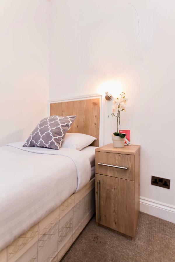 Oyo Tamtam Acton Hotel London