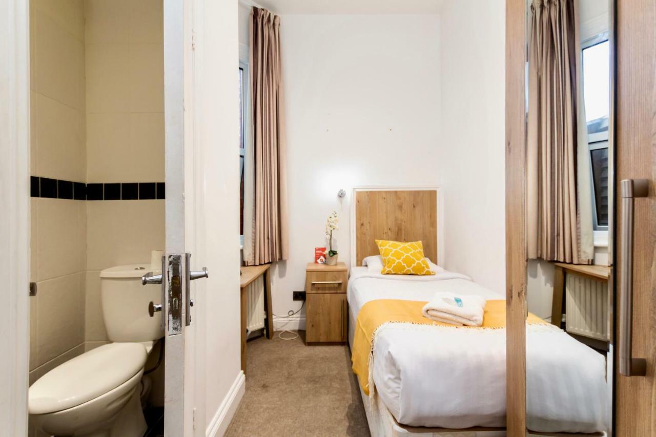 Oyo Tamtam Acton 3* London