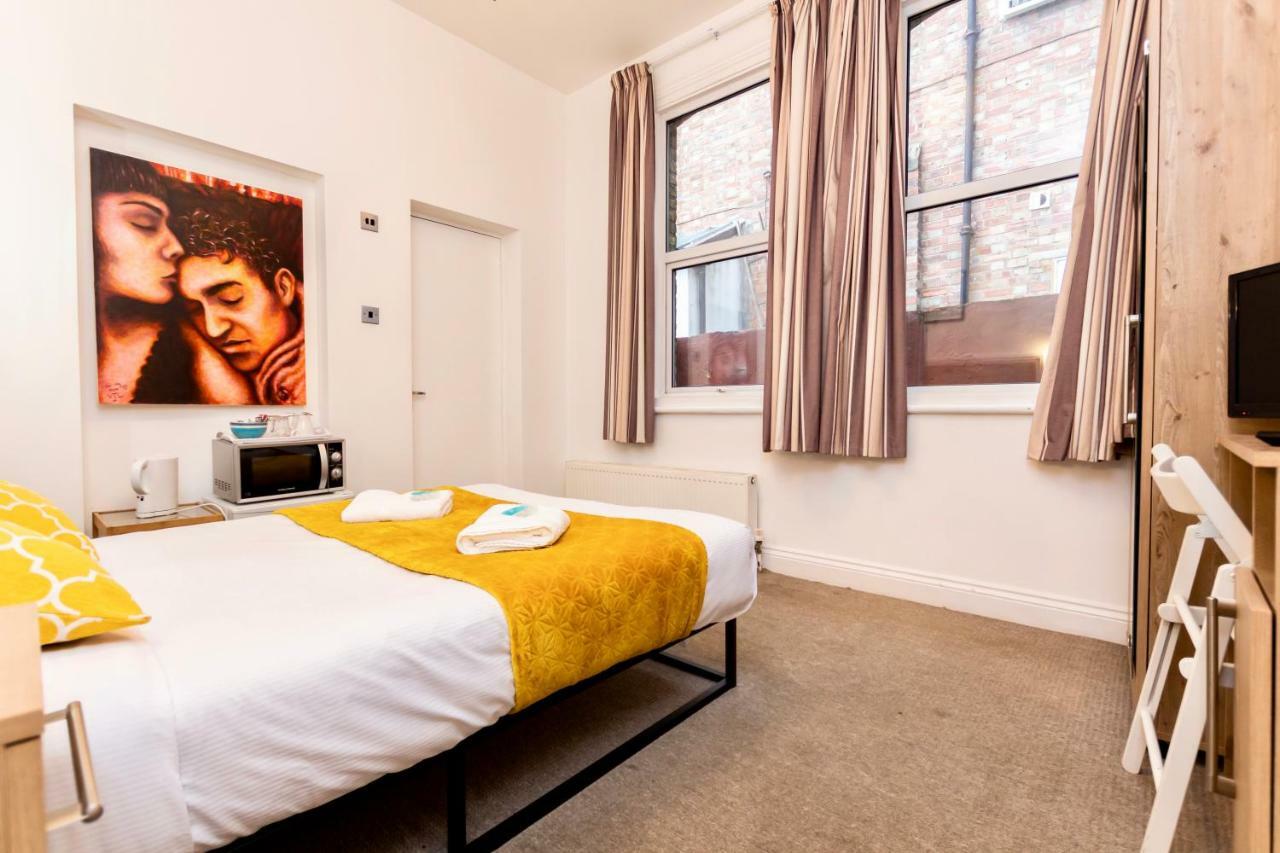 Oyo Tamtam Acton London
