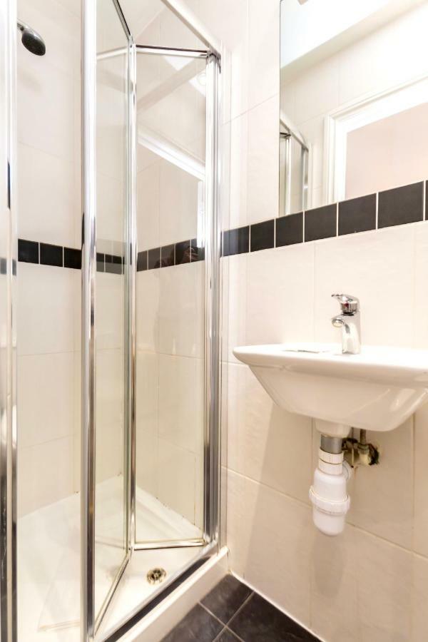 Hotel Oyo Tamtam Acton London