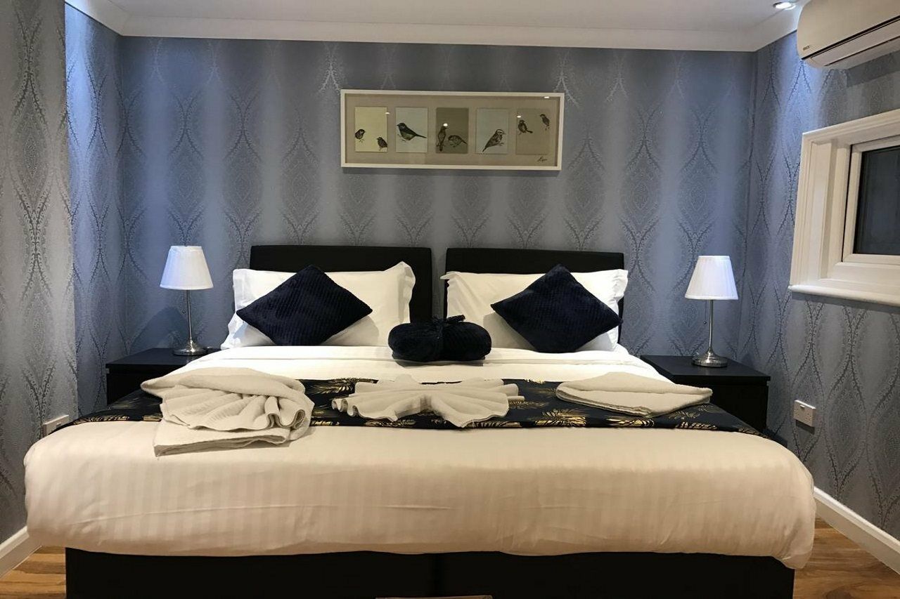 Whiteleaf Hotel 2*