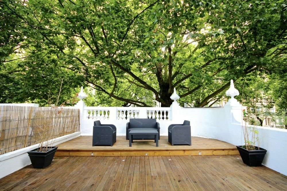 Tree House Celebrity In Notting Hill *
