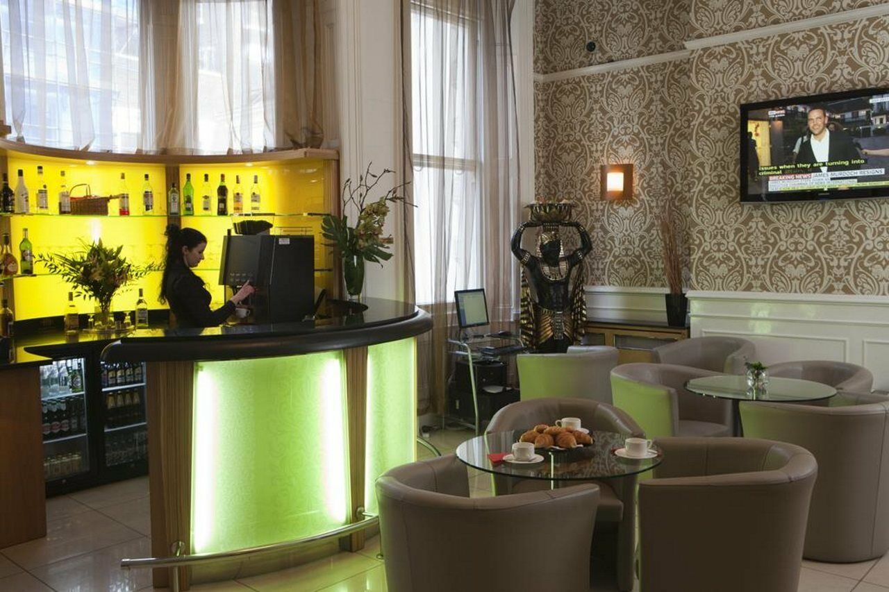 Paddington Court 4*