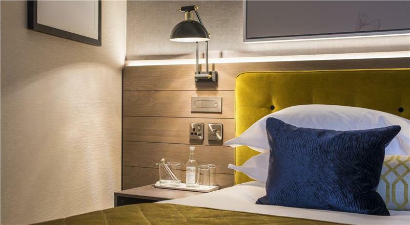 Sloane Place 4*