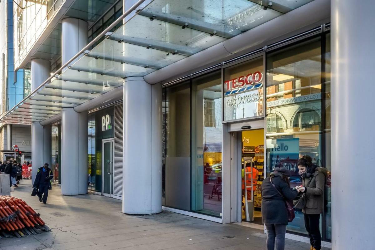 One Commercial Street London