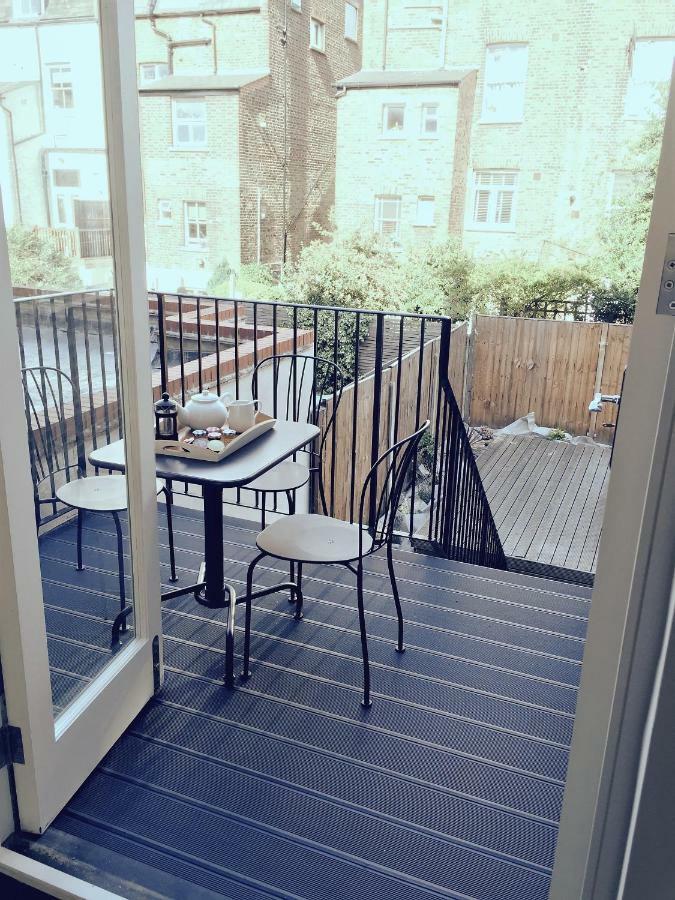Battersea Apt At Louvaine Road *