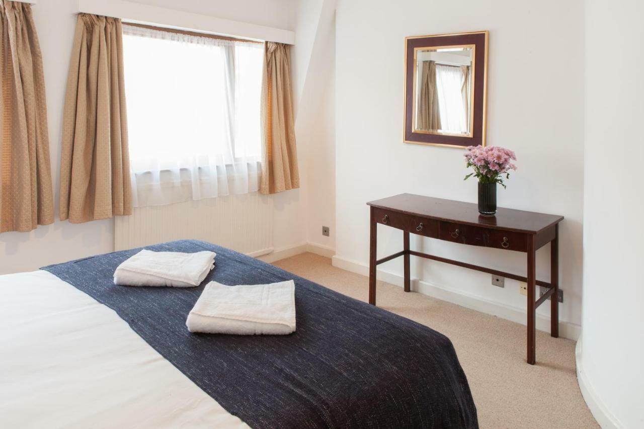 Victoria And Buckingham Palace Apartment London