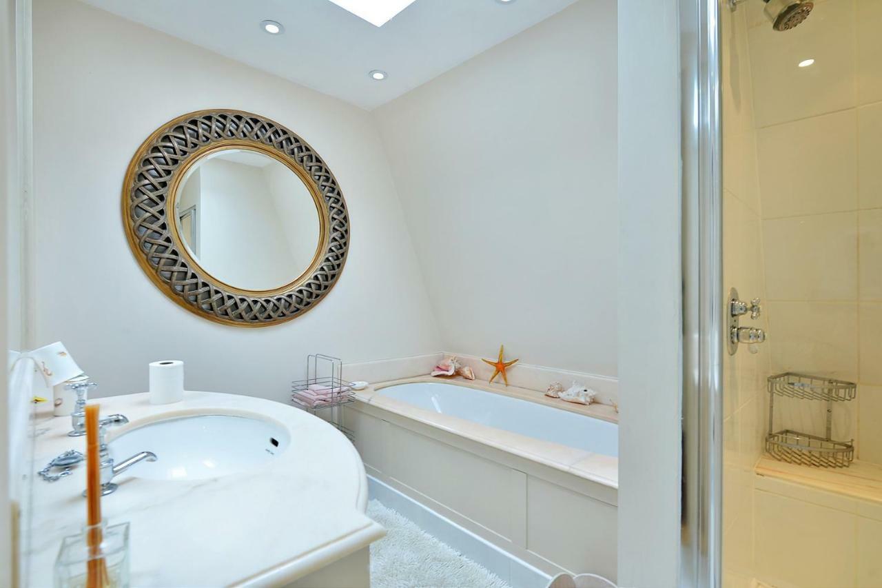 Ennismore Mews Feriehus *