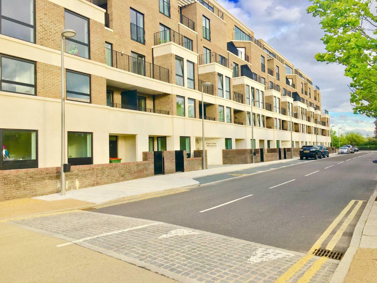 2-Bedrooms Modern Apartment Next To Velodrome, Lounge, Balcony, Parking, Abba *