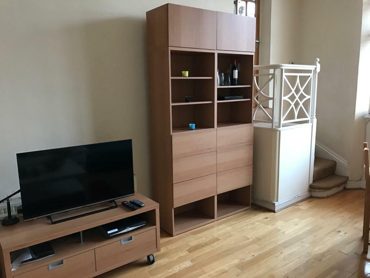 Homestay Westbourne Terrace *