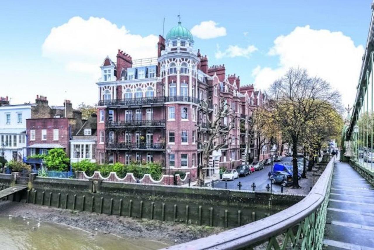 The Barons Court Gem * Londra