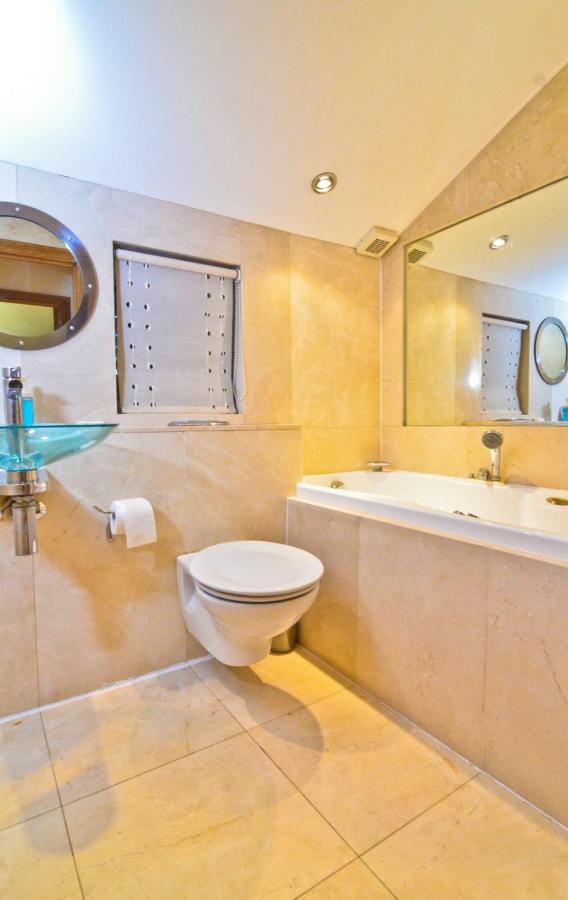 Thames View House Surrey Quays 3*