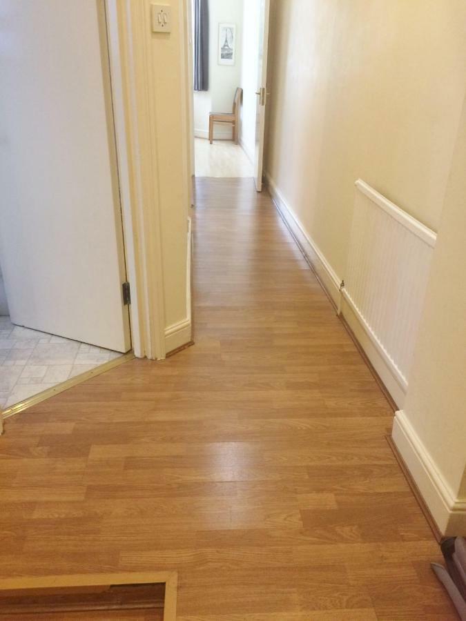 Appartamento Spacious West 2 Bedroom Londra