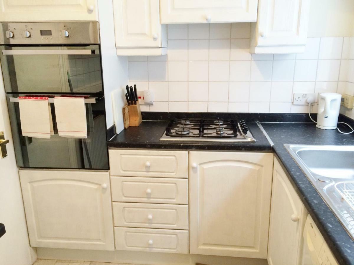 Spacious West 2 Bedroom *