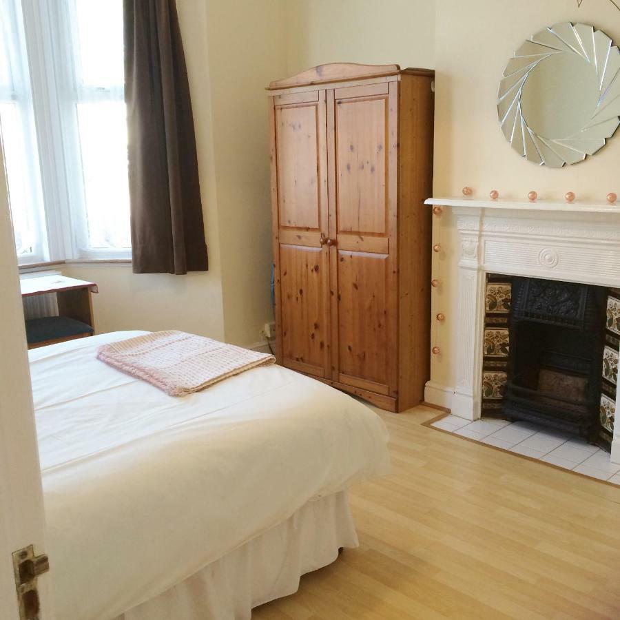 Spacious West 2 Bedroom Apartment