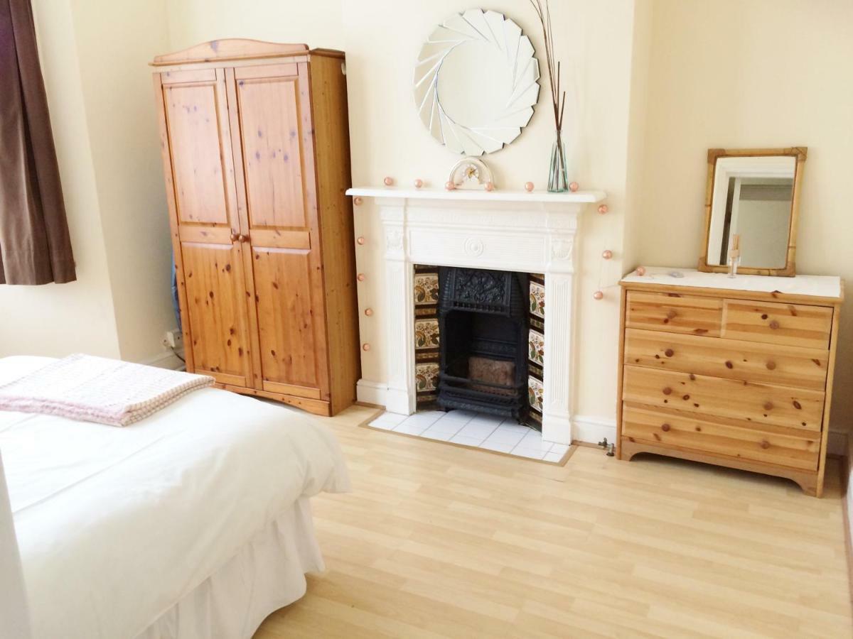 Spacious West 2 Bedroom London