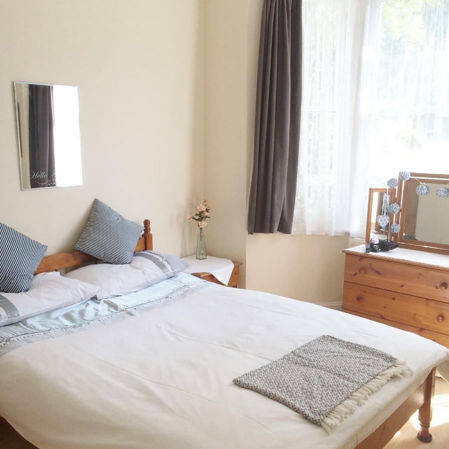 Spacious West 2 Bedroom * Londra