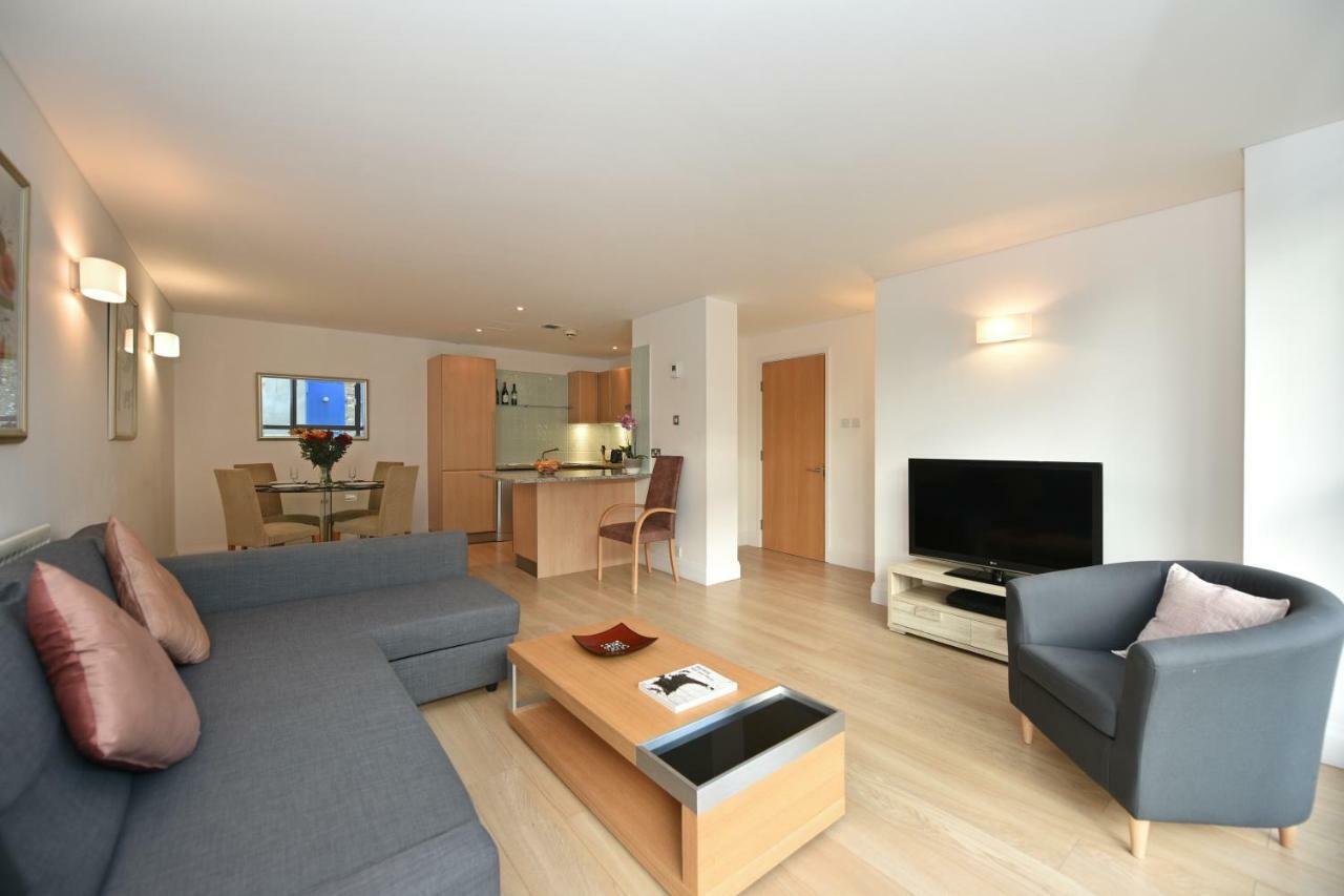 Modern & Peaceful Flat 2 Mins To Tube Appartement