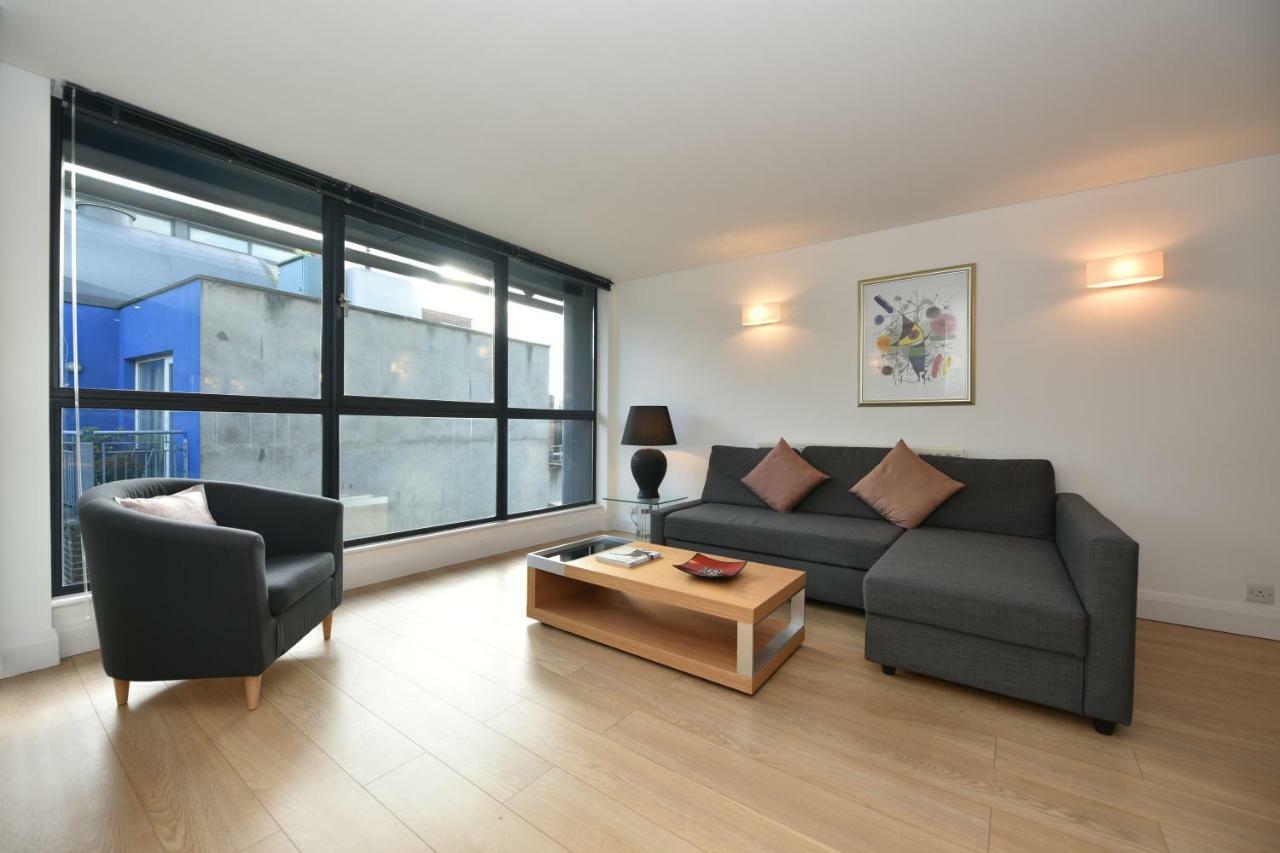 Modern & Peaceful Flat 2 Mins To Tube Appartement