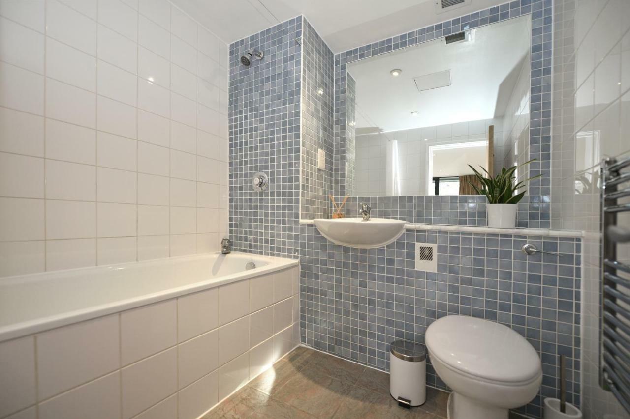 Modern & Peaceful Flat 2 Mins To Tube Appartement Londres