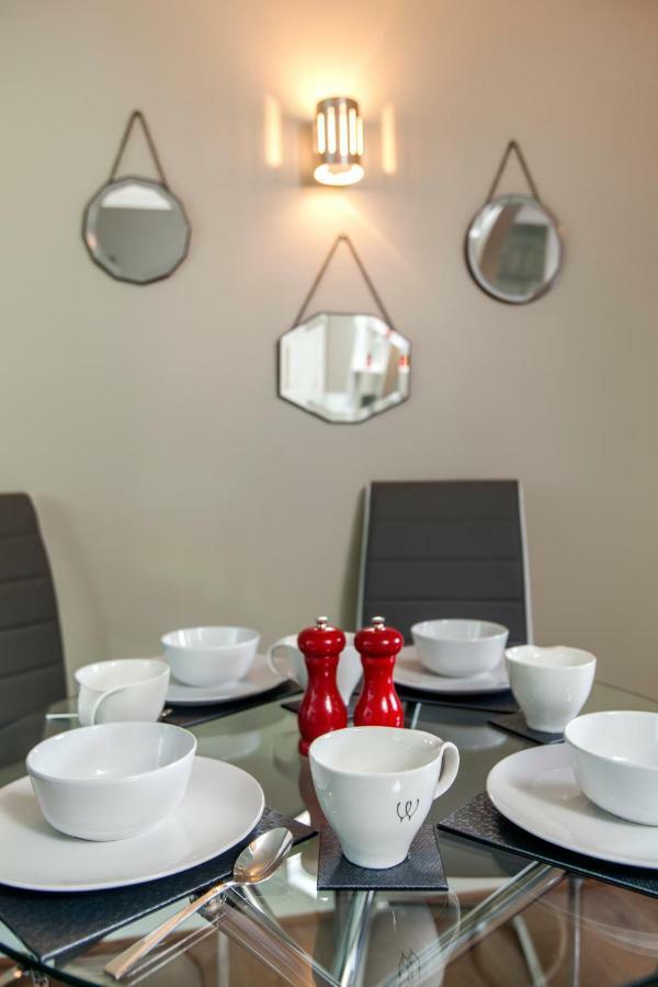 Apartment 2bed 2bath In Fitzrovia - Free Exclusive Parking *