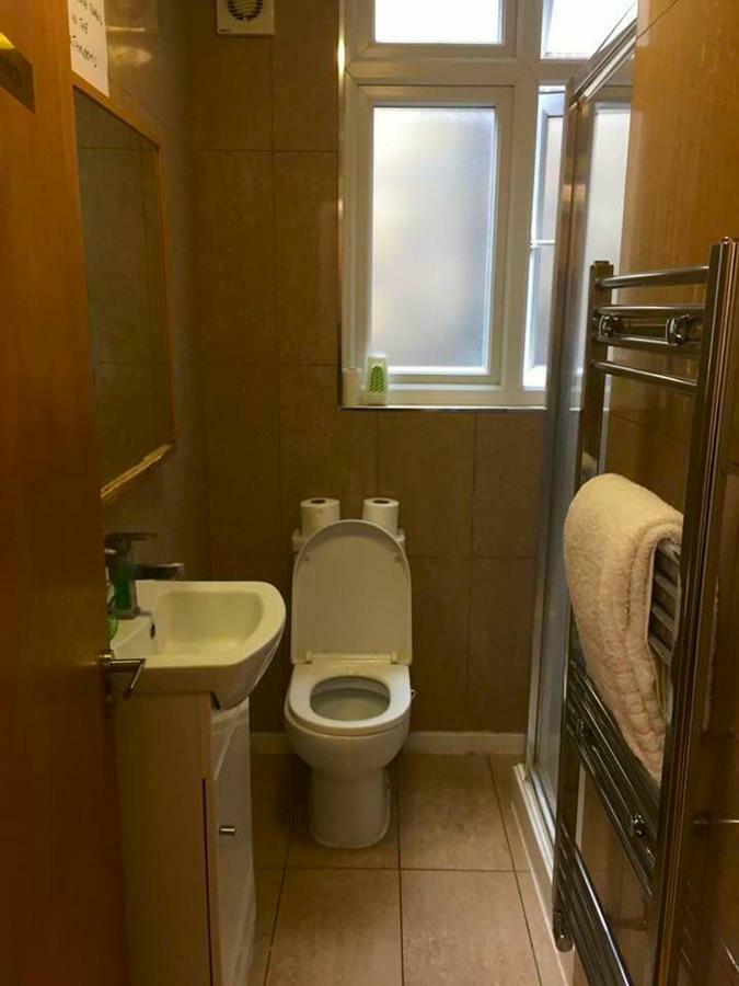 Crlondon Guest house *