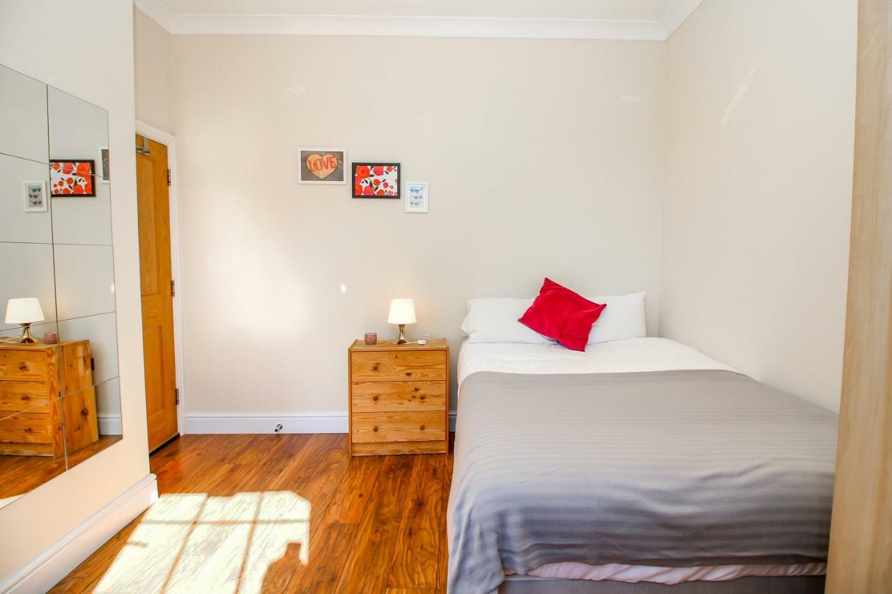 Private En-suite @ Liverpool Street, Brick Ln Maison d'hôtes Londres