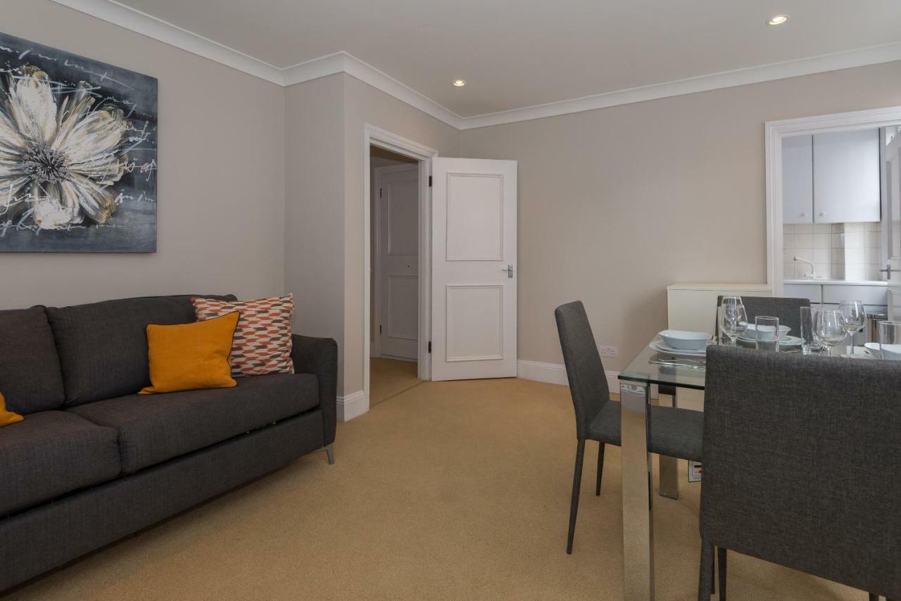 One Bedroom High Street Kensington Londen