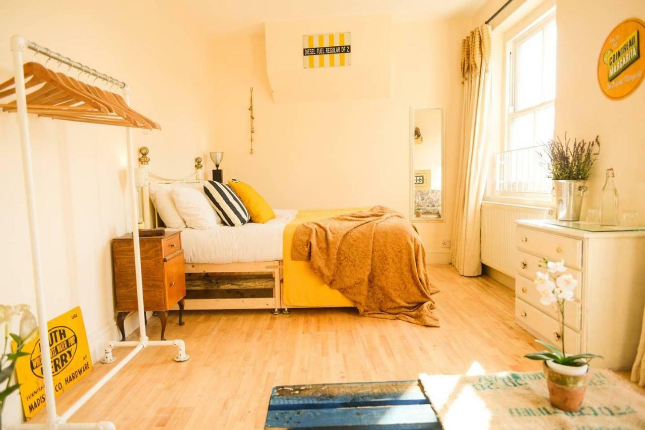 London's East End 2 Bedroom Appartamento Londra