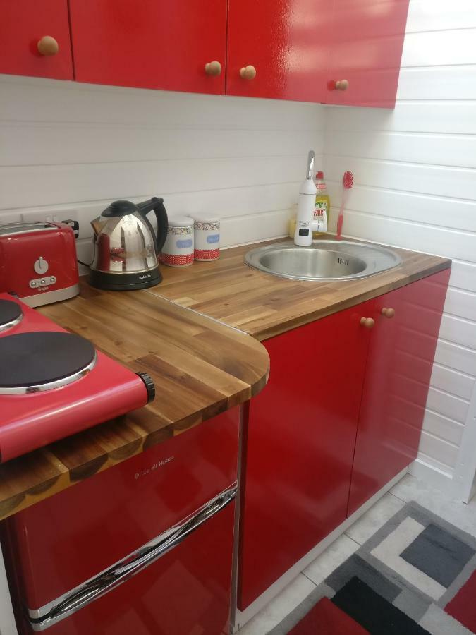 Private Extension With Bathroom And Kitchen * London