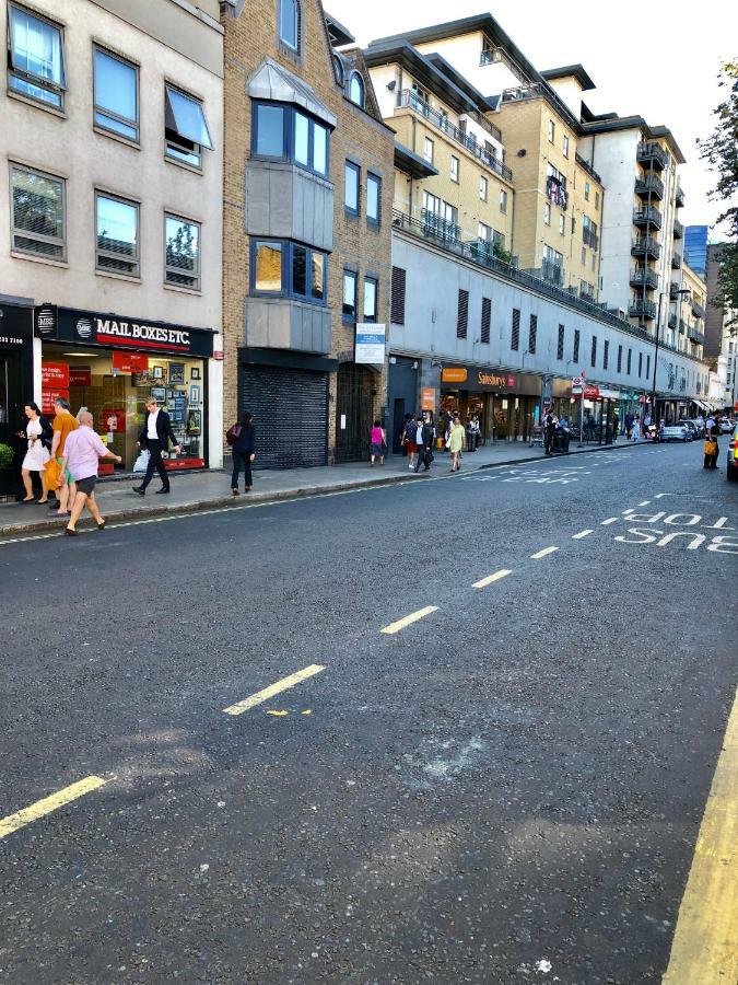 Stylish Maisonette And In Victoria London