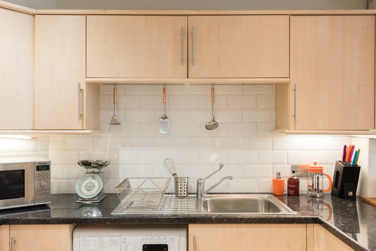 With Parking Near Waterloo & St Thomas & Big Ben & Parliament London
