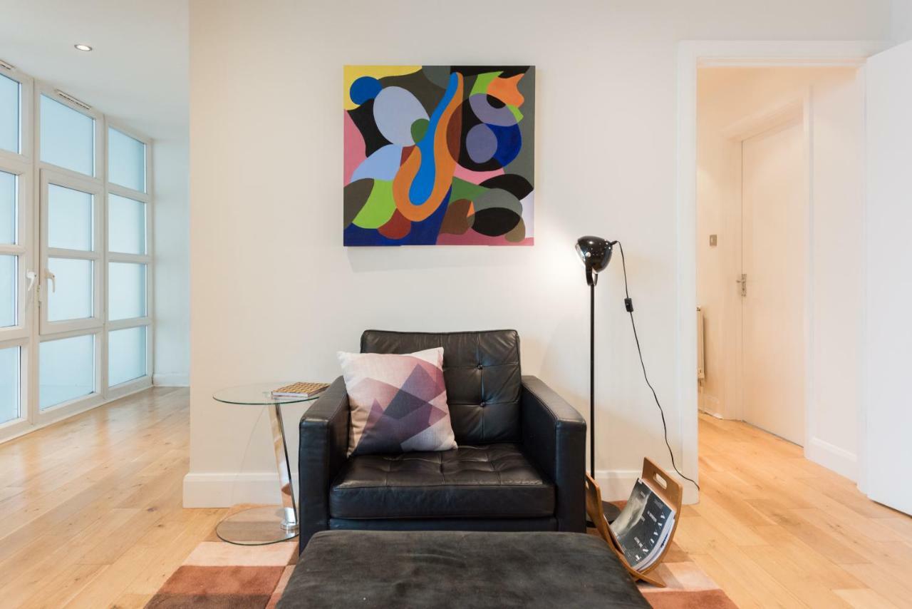 With Parking Near Waterloo & St Thomas & Big Ben & Parliament London