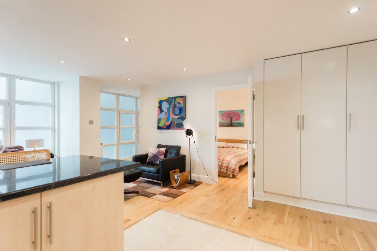 With Parking Near Waterloo & St Thomas & Big Ben & Parliament
