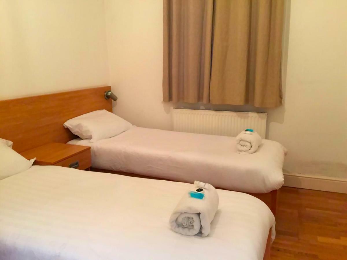 Crlondon Guest house *