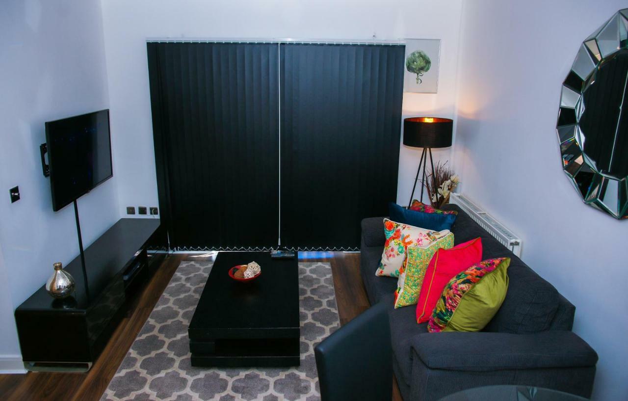 Modern 2 Bedroom *