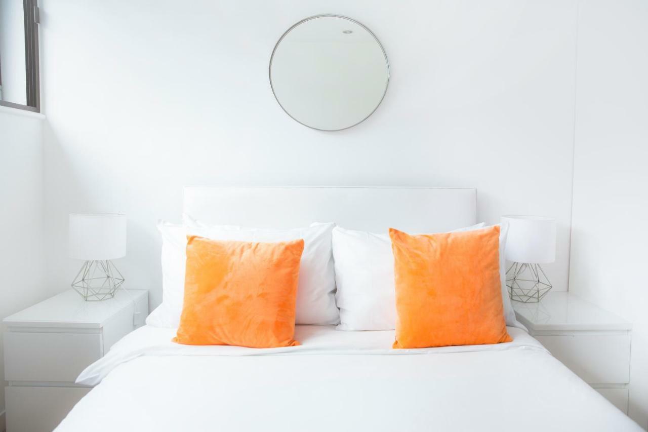 The Holborn Lights - Modern 3Bdr Home With Rooftop Terrace & Garage Holiday home London