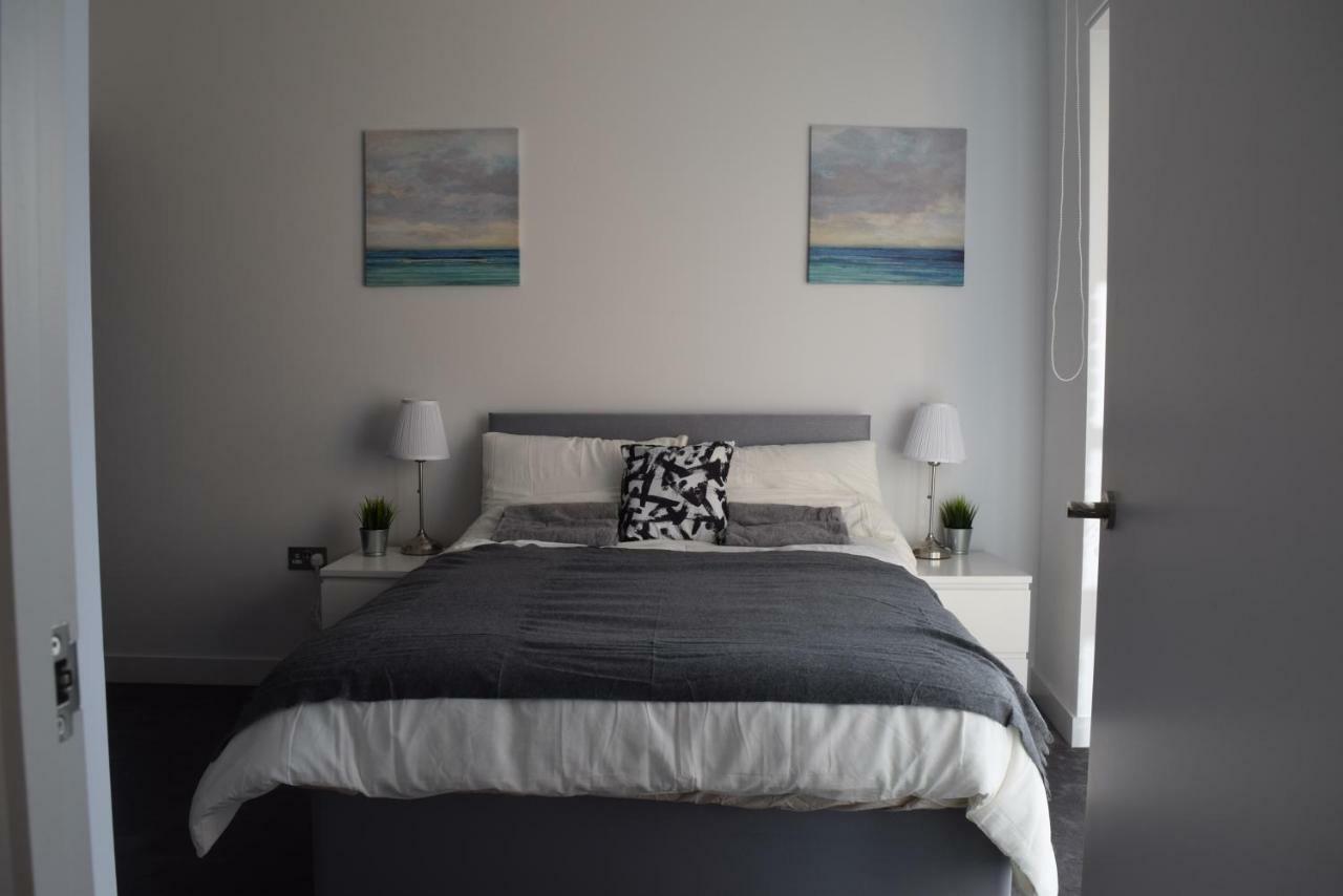 Island 3 Bedroom Luxury Apartments, Canary Wharf